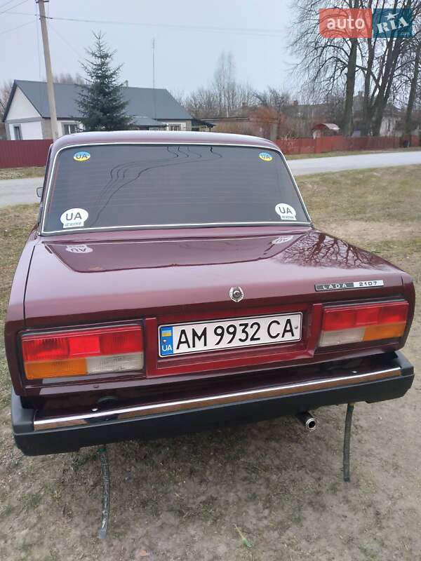 Седан ВАЗ / Lada 2107 2007 в Звягеле