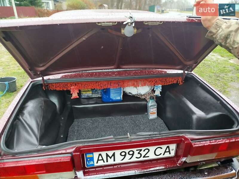 Седан ВАЗ / Lada 2107 2007 в Звягеле