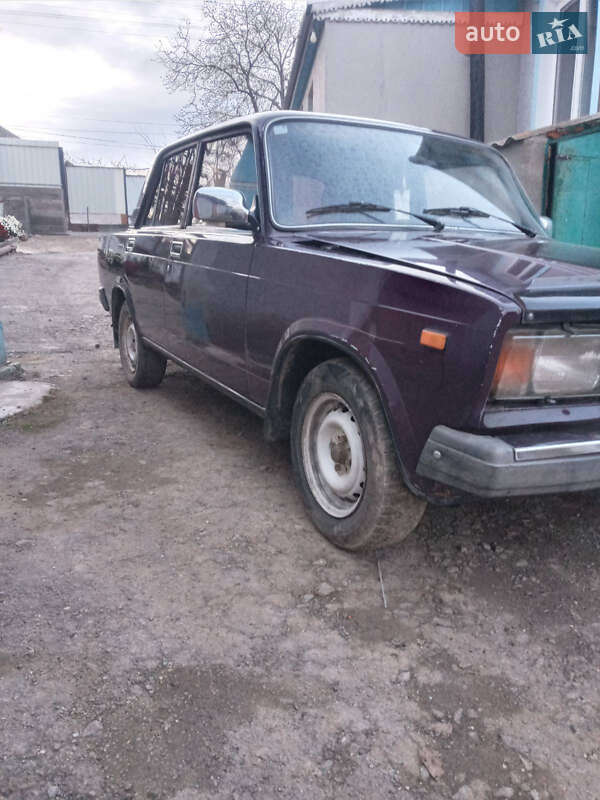 Седан ВАЗ / Lada 2107 2002 в Шаргороде