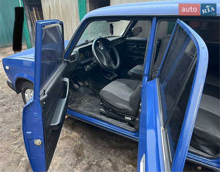 Седан ВАЗ / Lada 2107 2005 в Глухові