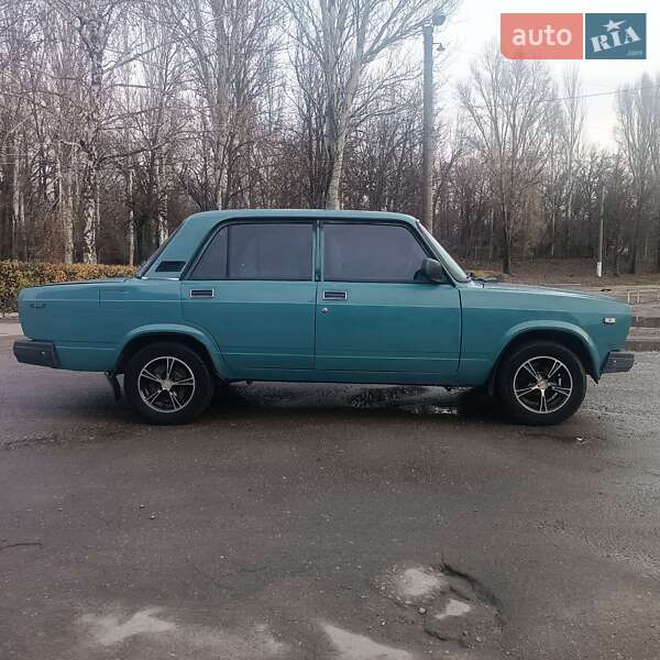 Седан ВАЗ / Lada 2107 2004 в Запорожье