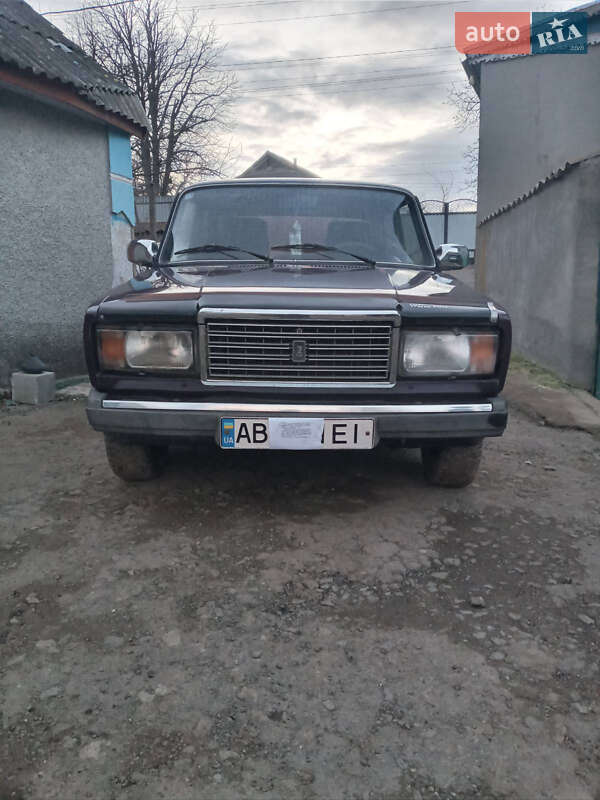 Седан ВАЗ / Lada 2107 2002 в Шаргороде