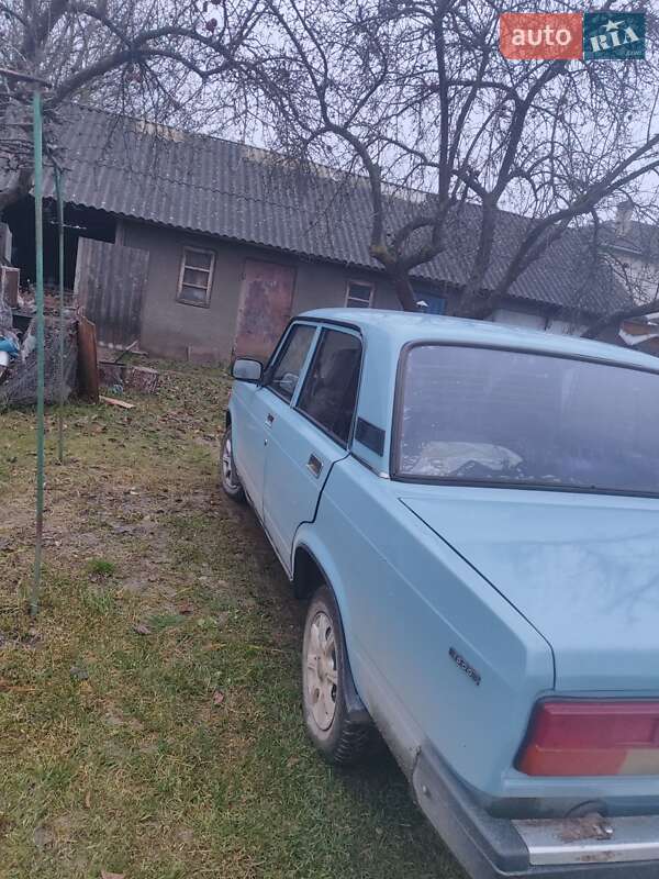 Седан ВАЗ / Lada 2107 1988 в Черновцах