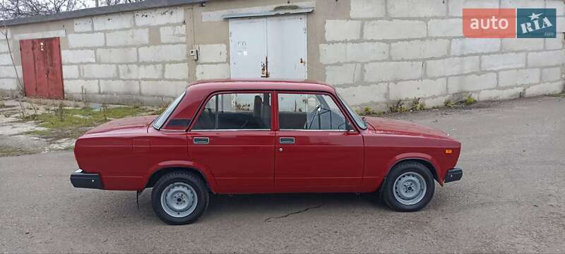 Седан ВАЗ / Lada 2107 2008 в Одессе
