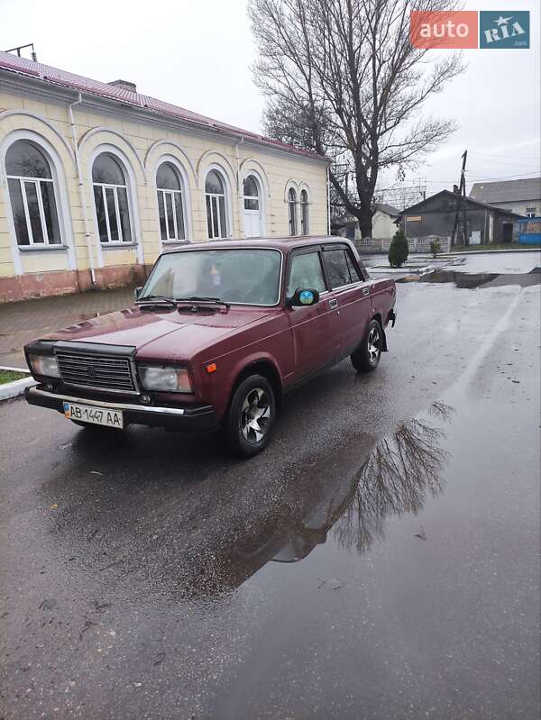 Седан ВАЗ / Lada 2107 2004 в Балті