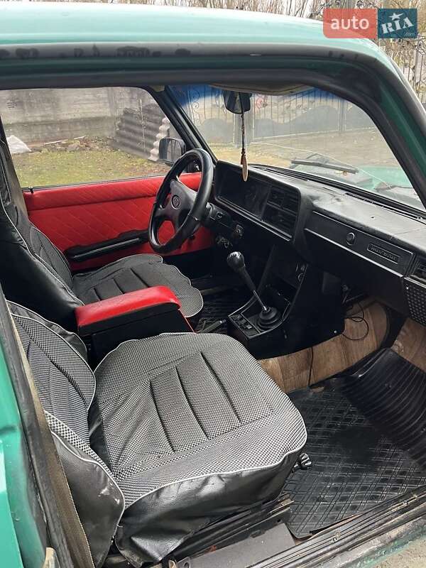 Седан ВАЗ / Lada 2107 2004 в Чернівцях