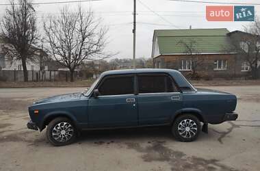 Седан ВАЗ 2107 2004 в Глухове