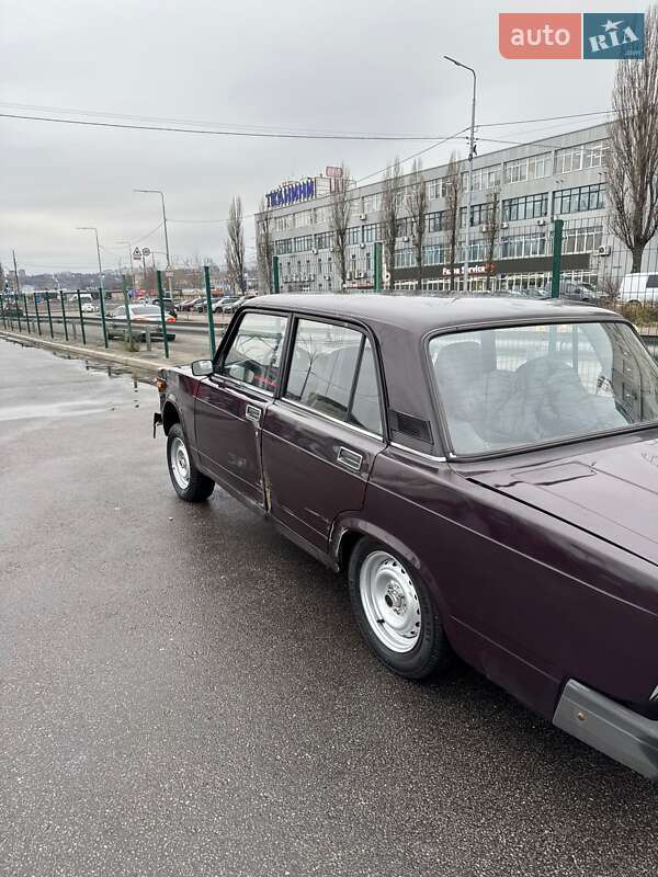 Седан ВАЗ / Lada 2107 2008 в Киеве