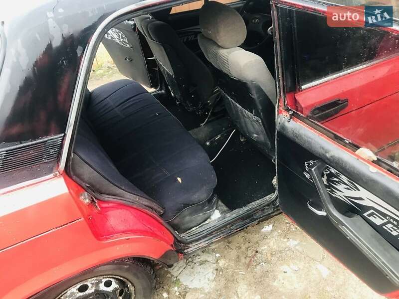 Седан ВАЗ / Lada 2107 1990 в Ужгороде