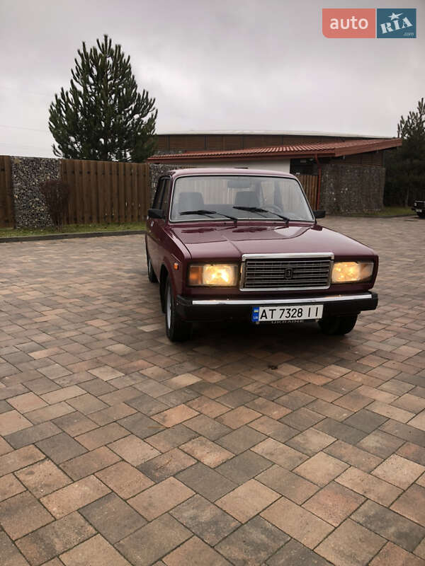 Седан ВАЗ / Lada 2107 2003 в Ивано-Франковске