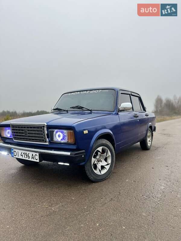 Седан ВАЗ / Lada 2107 2005 в Олевске