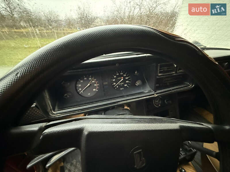 Седан ВАЗ / Lada 2107 1988 в Хотине