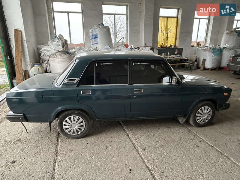 Седан ВАЗ / Lada 2107 2003 в Подволочиске
