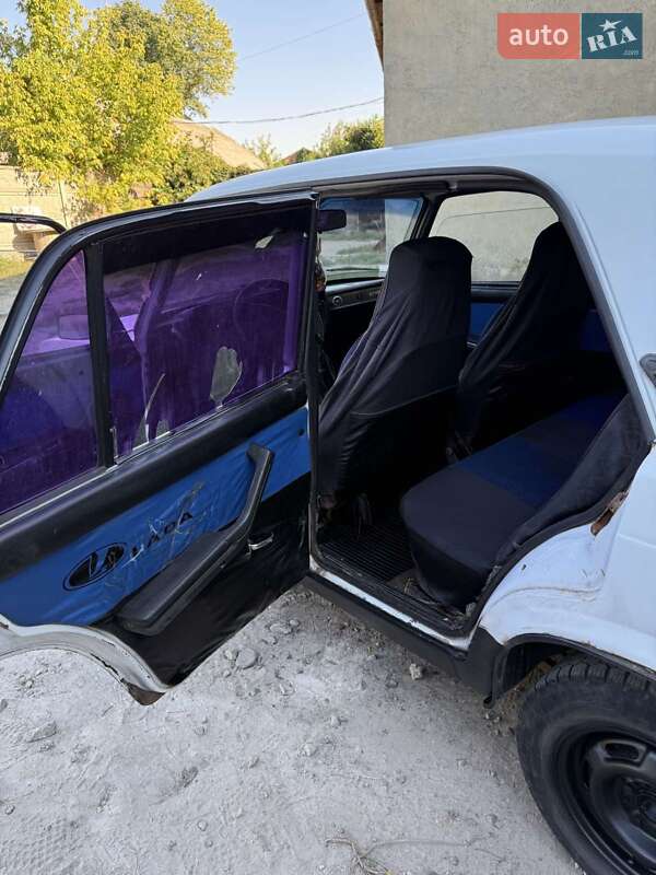 Седан ВАЗ / Lada 2107 1998 в Хотове