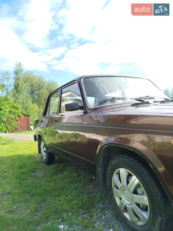 Седан ВАЗ / Lada 2107 2011 в Звягеле фото 2 Седан ВАЗ / Lada 2107 2011 в Звягеле