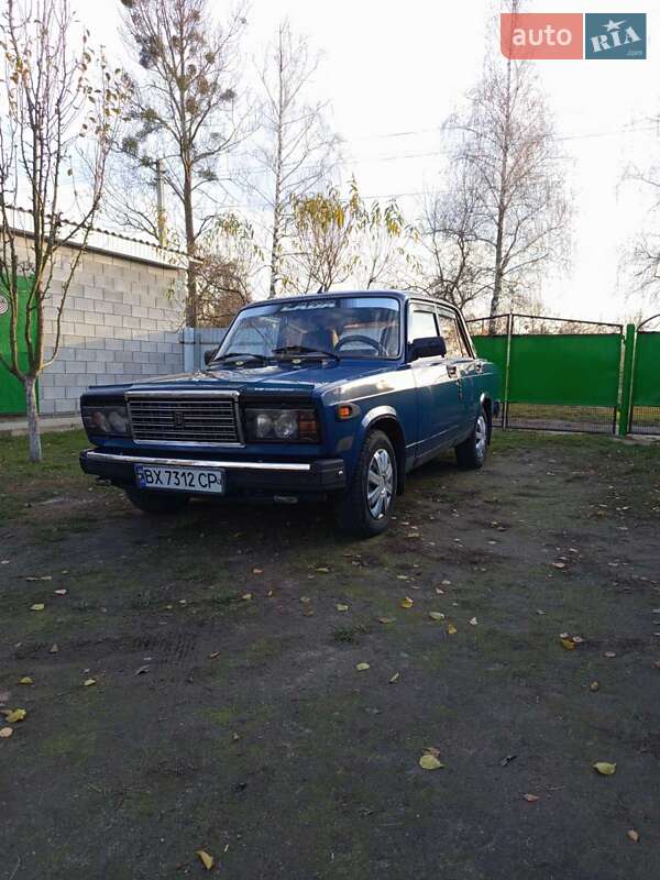 Седан ВАЗ / Lada 2107 2005 в Полонному