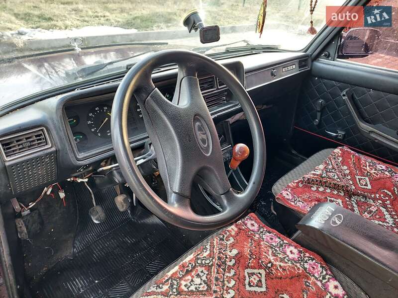 Седан ВАЗ / Lada 2107 2001 в Белой Церкви