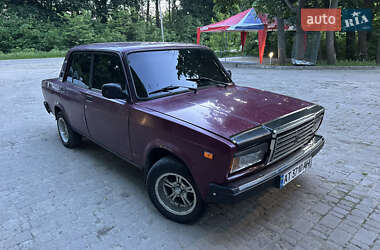 Седан ВАЗ 2107 2004 в Сторожинце