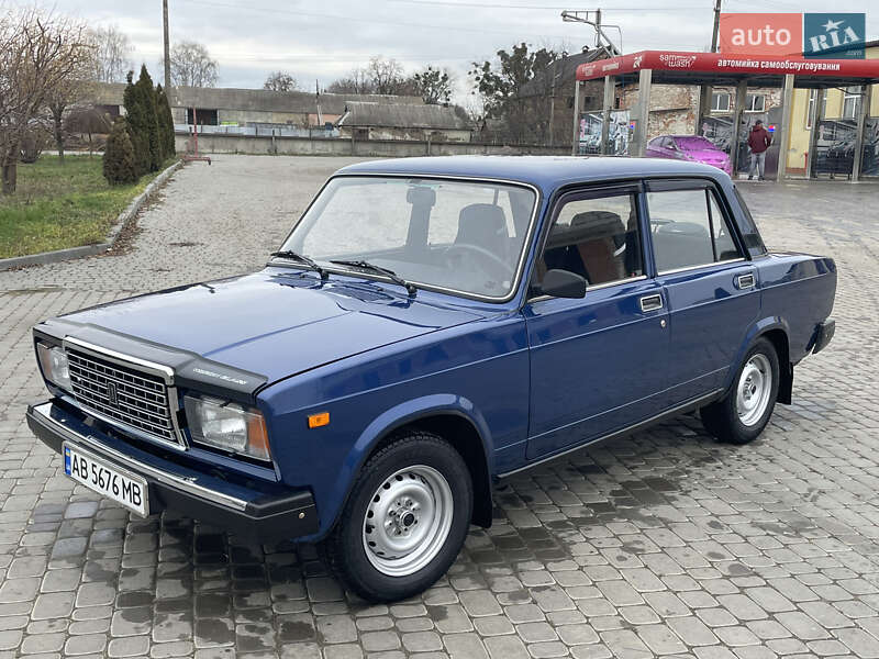 Седан ВАЗ / Lada 2107 2007 в Ильинцах