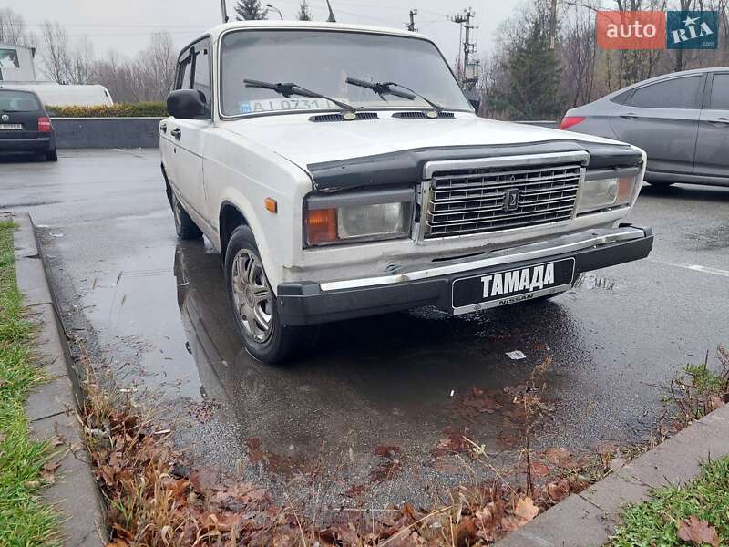 Седан ВАЗ / Lada 2107 1996 в Макарове