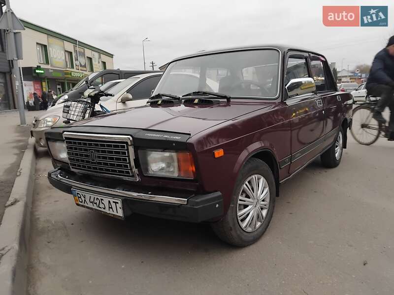 Седан ВАЗ / Lada 2107 2005 в Полонном