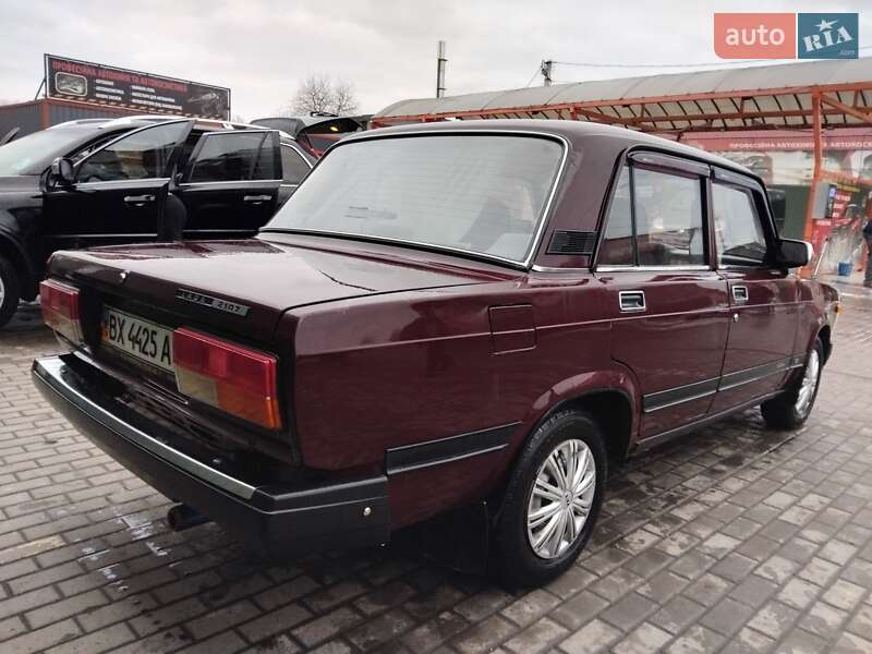 Седан ВАЗ / Lada 2107 2005 в Полонном
