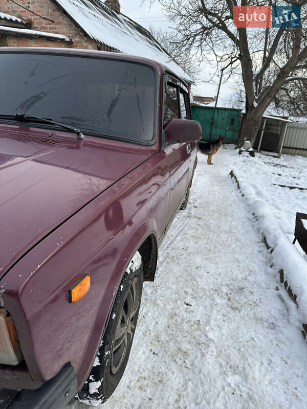Седан ВАЗ / Lada 2107 2004 в Славянске