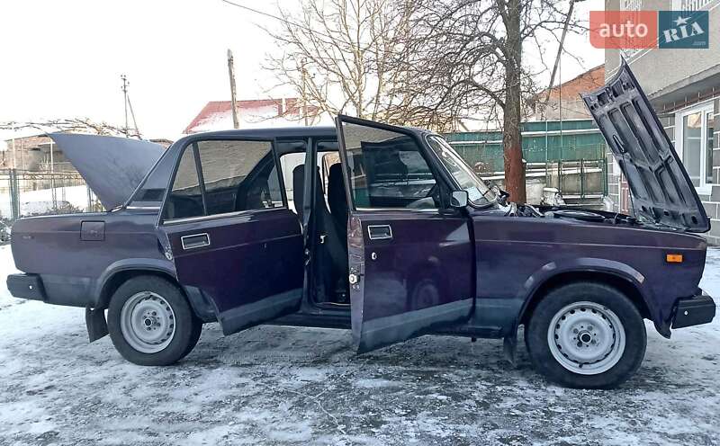 Седан ВАЗ / Lada 2107 2003 в Городенке