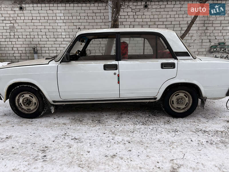 Седан ВАЗ / Lada 2107 1988 в Києві