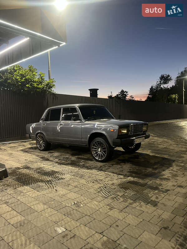 Седан ВАЗ / Lada 2107 2007 в Ужгороде фото 4 Седан ВАЗ / Lada 2107 2007 в Ужгороде