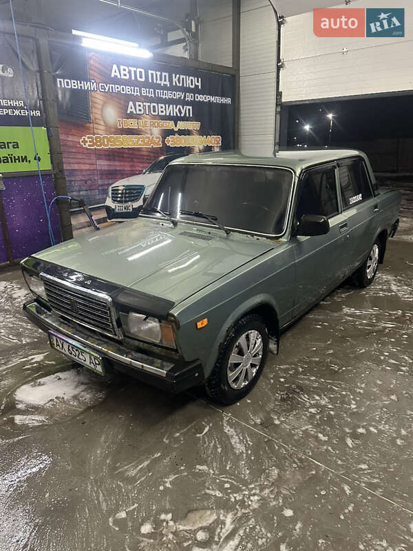 Седан ВАЗ / Lada 2107 2006 в Новой Водолаге