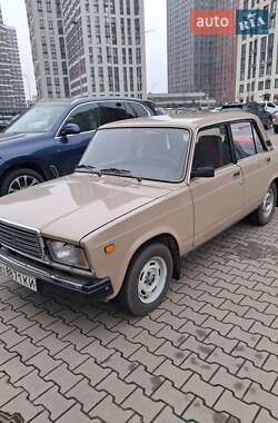 Седан ВАЗ 2107 1986 в Киеве