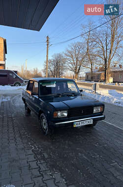 Седан ВАЗ 2107 2004 в Вижниці