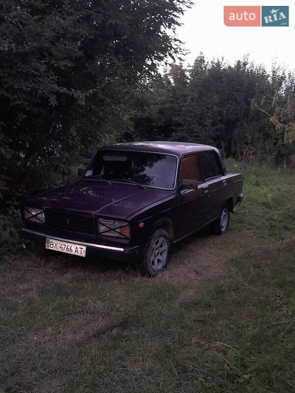 Седан ВАЗ / Lada 2107 2004 в Каменец-Подольском фото 3 Седан ВАЗ / Lada 2107 2004 в Каменец-Подольском