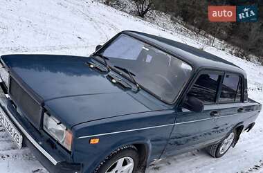 Седан ВАЗ 2107 2004 в Раздельной