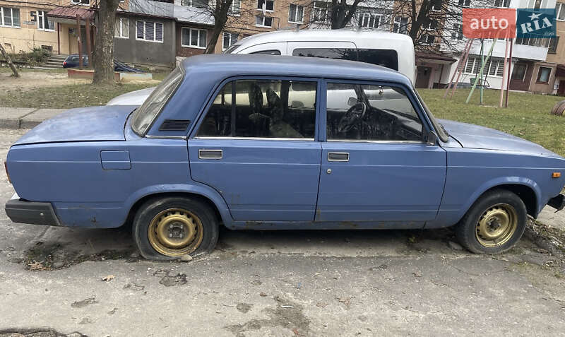 Седан ВАЗ / Lada 2107 2005 в Новояворовске