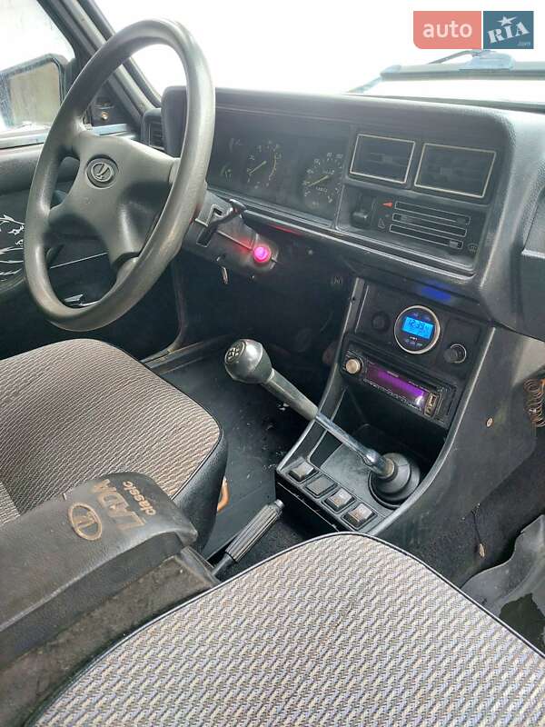 Седан ВАЗ / Lada 2107 2005 в Тростянце