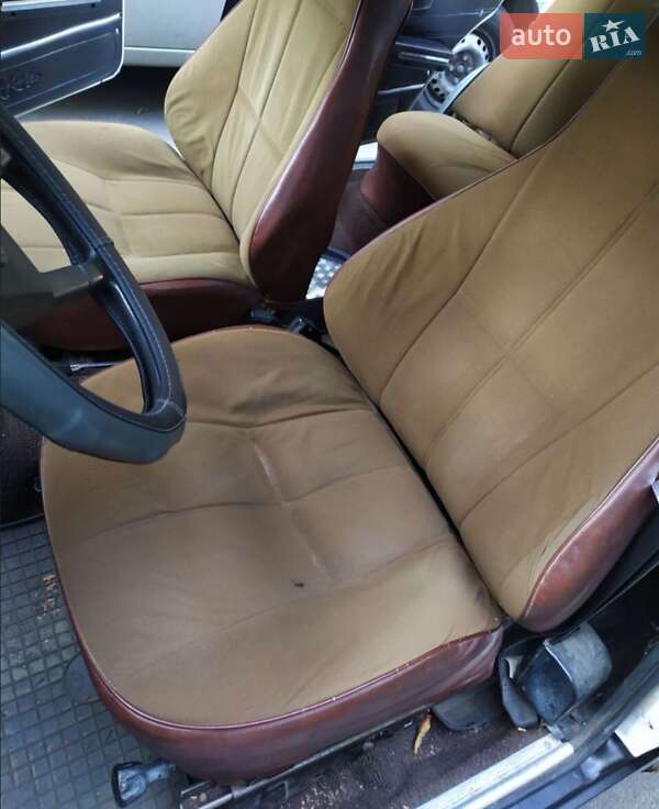 Седан ВАЗ / Lada 2107 1982 в Киеве