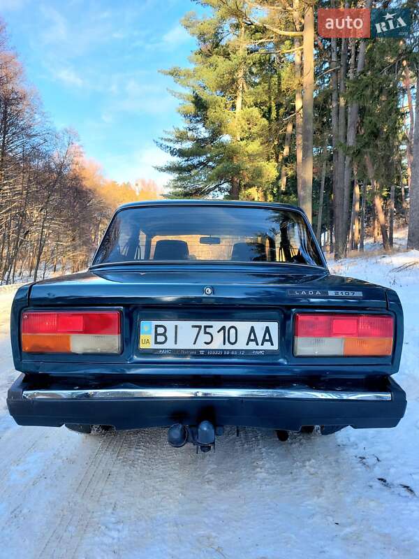 Седан ВАЗ / Lada 2107 2005 в Тростянце