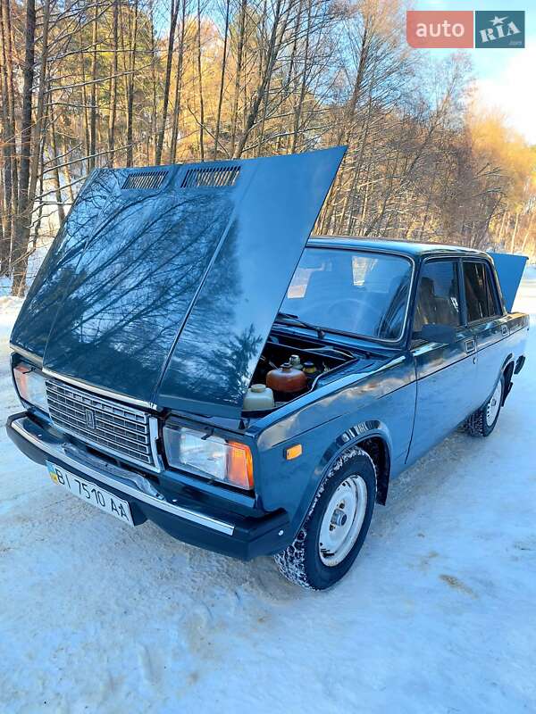 Седан ВАЗ / Lada 2107 2005 в Тростянце