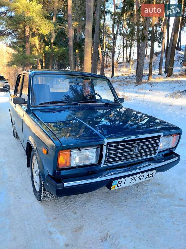 Седан ВАЗ / Lada 2107 2005 в Тростянце