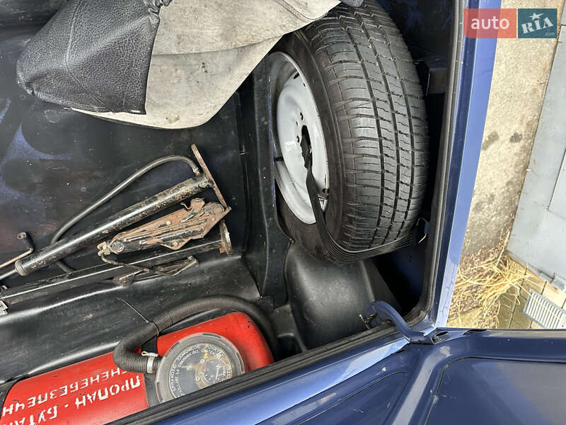 Седан ВАЗ / Lada 2107 2005 в Киеве