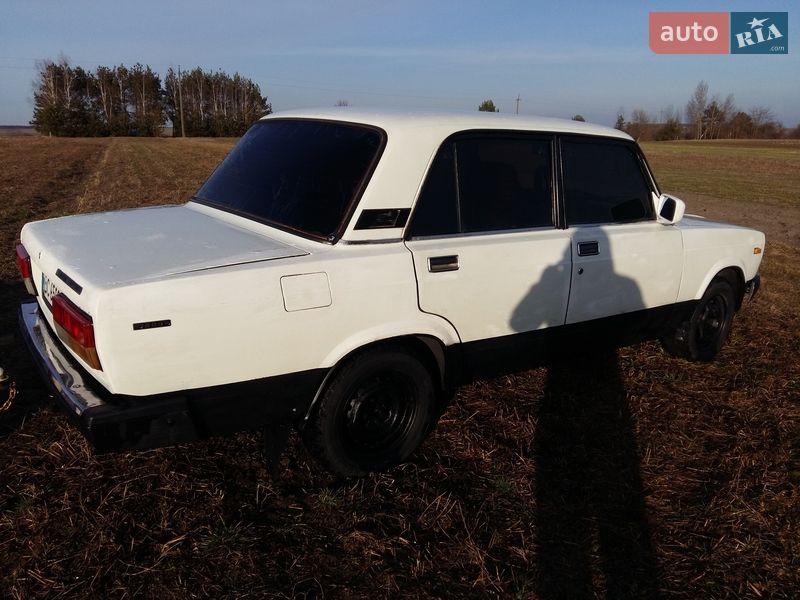 Седан ВАЗ / Lada 2107 1987 в Радехове