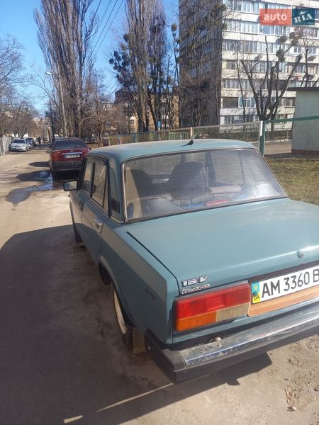 Седан ВАЗ / Lada 2107 2004 в Киеве