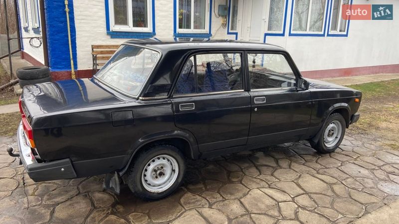 Седан ВАЗ / Lada 2107 2007 в Чернобае