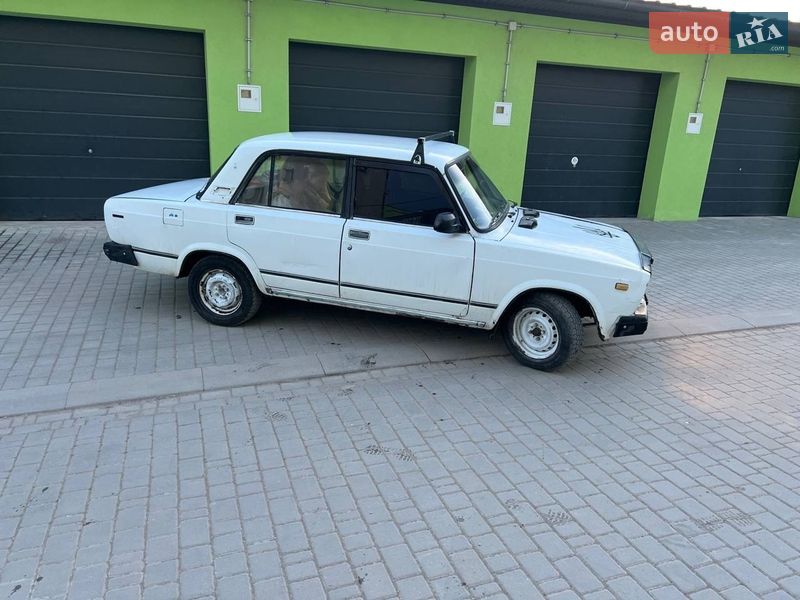 Седан ВАЗ / Lada 2107 1995 в Каменец-Подольском