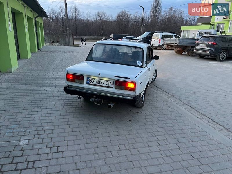 Седан ВАЗ / Lada 2107 1995 в Каменец-Подольском