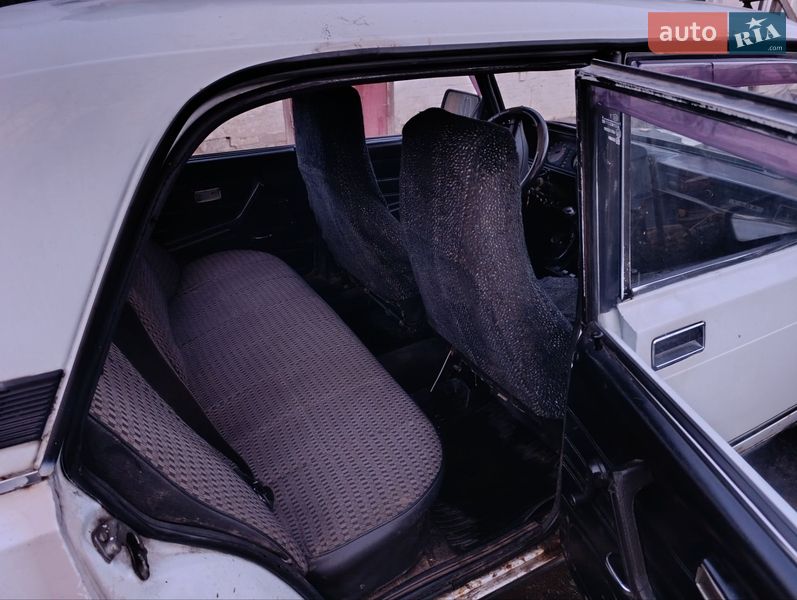 Седан ВАЗ / Lada 2107 1999 в Мироновке