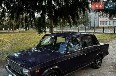 Седан ВАЗ / Lada 2107 2002 в Киеве