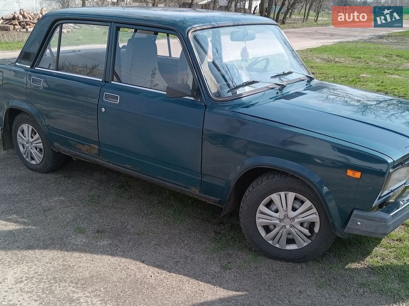 Седан ВАЗ / Lada 2107 2006 в Миргороде